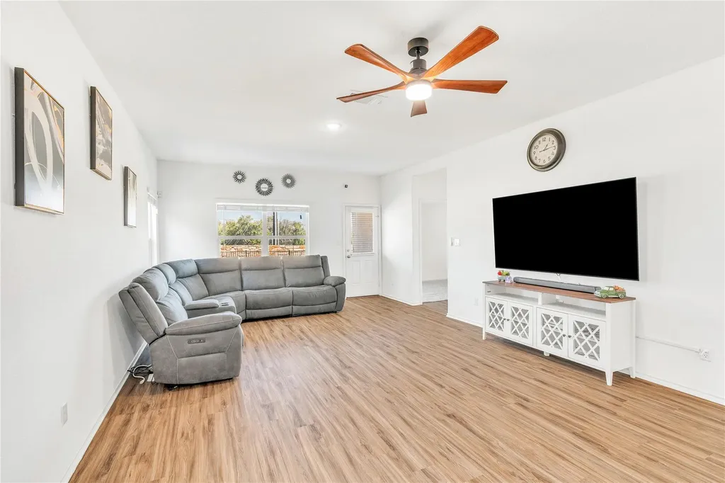 212 Flint Mountain Road Georgetown TX 78628