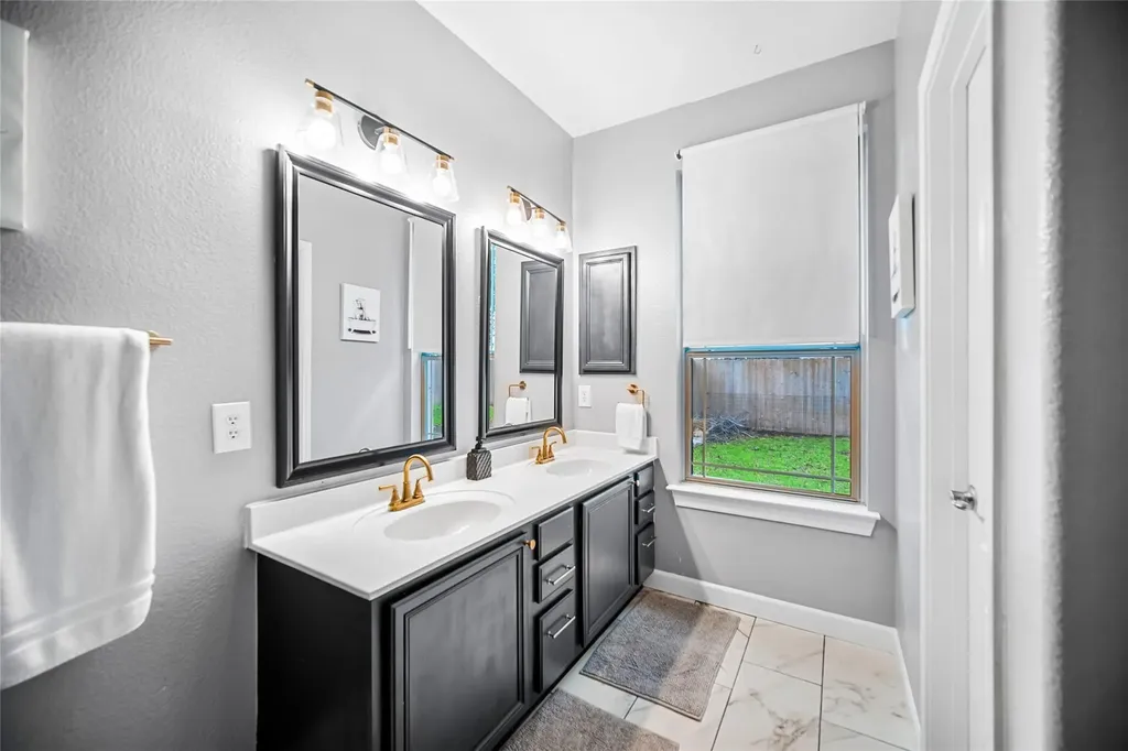 321 Angel Oak Street Austin TX 78748