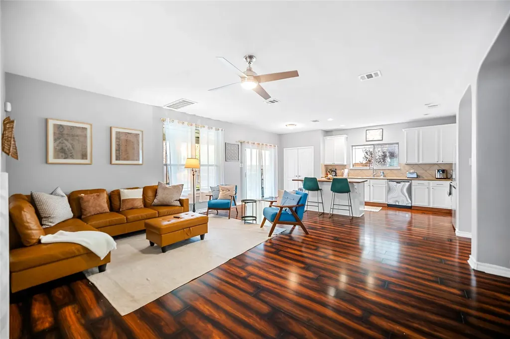 321 Angel Oak Street Austin TX 78748