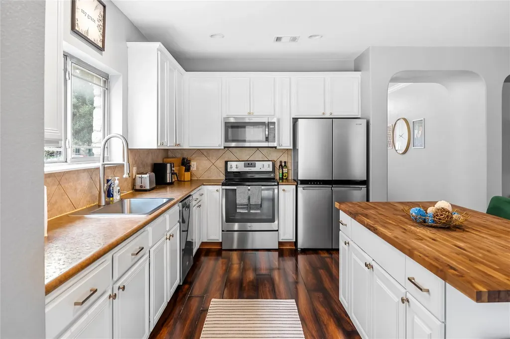 321 Angel Oak Street Austin TX 78748
