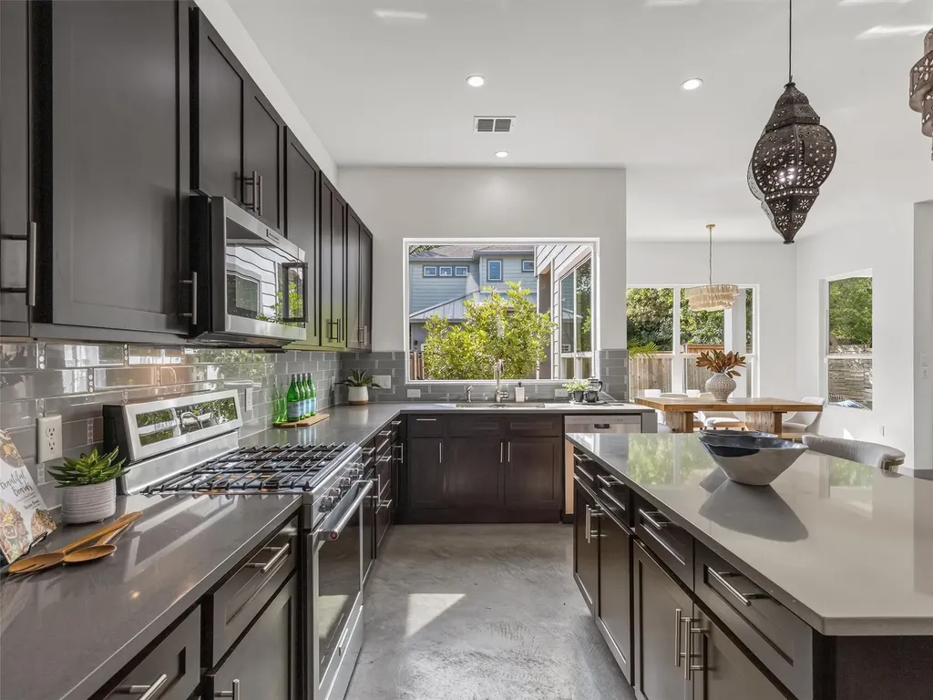 7215 Meador Avenue Austin TX 78752