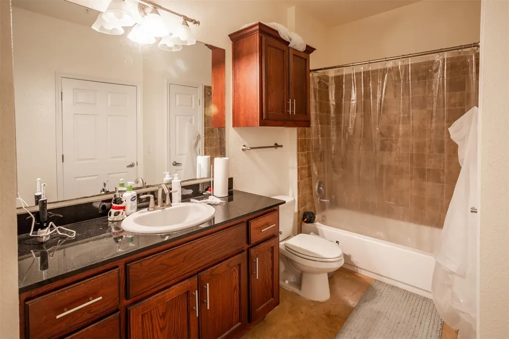 910 W 25th Street Austin TX 78705