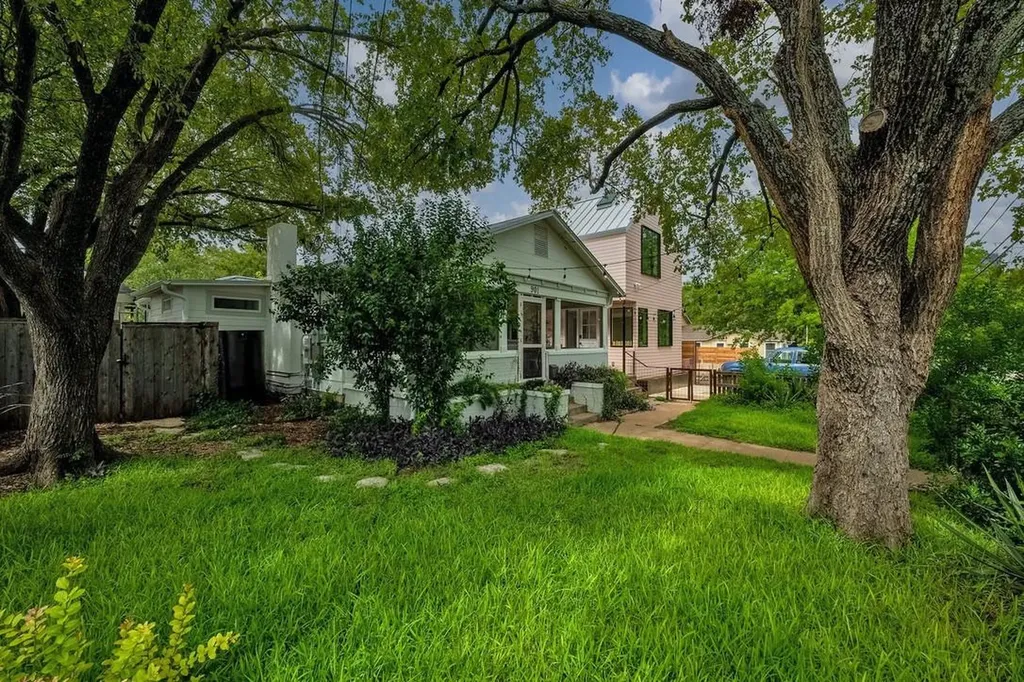 901 Brentwood Street Austin TX 78757