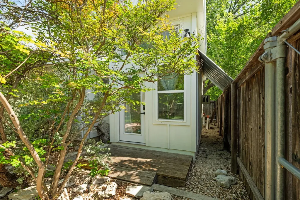 901 Brentwood Street Austin TX 78757