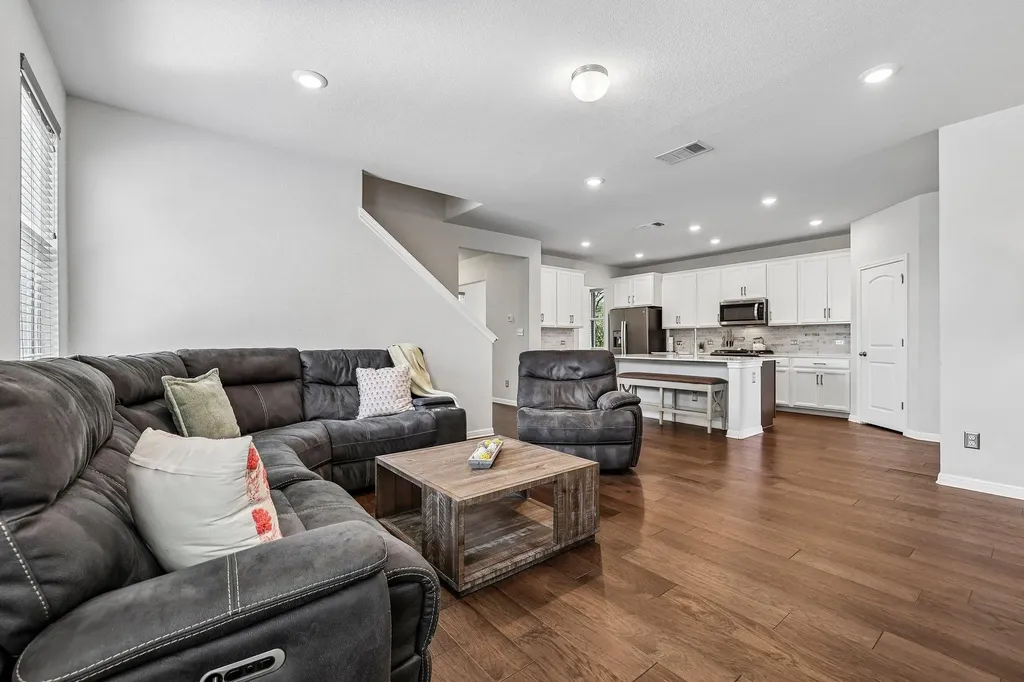 1813 Cantonata Drive Leander TX 78641
