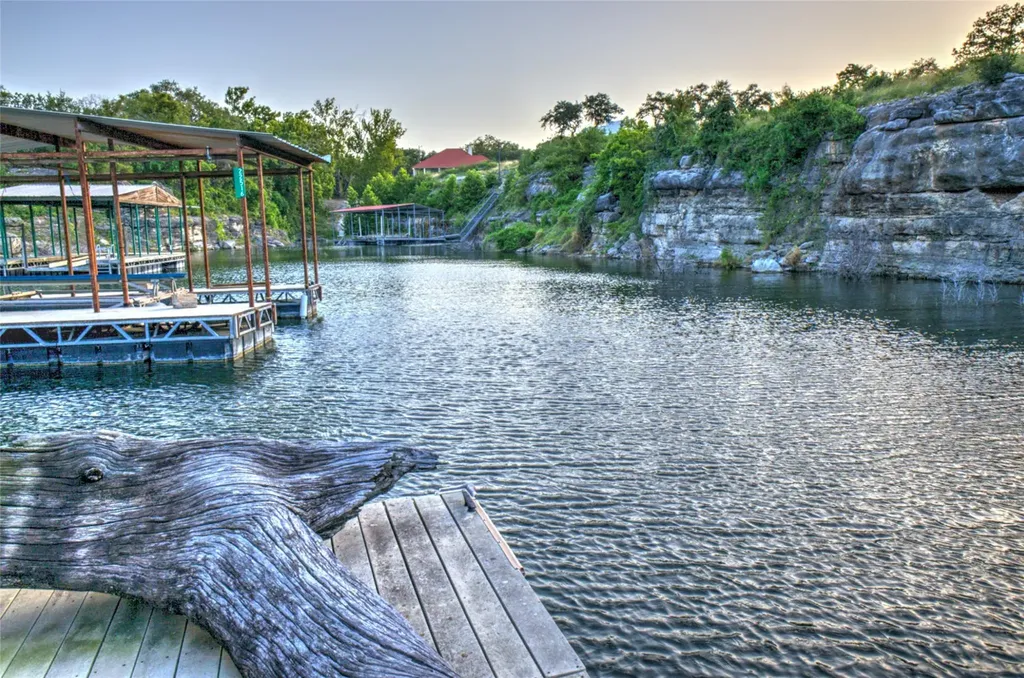 22514 Felicia Drive Spicewood TX 78669
