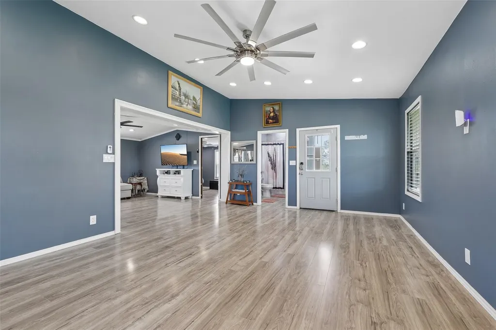 8004 Niederwald Strasse Kyle TX 78640