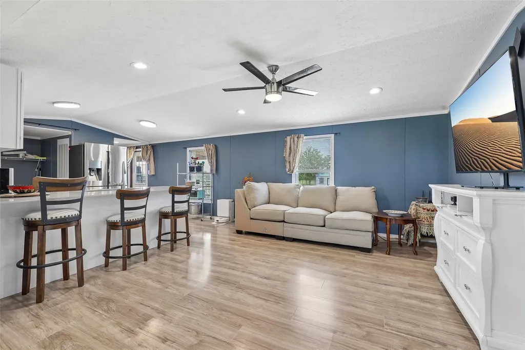 8004 Niederwald Strasse Kyle TX 78640