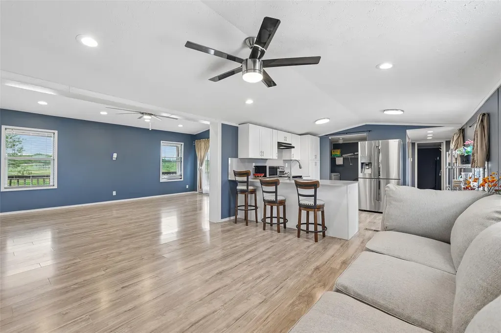 8004 Niederwald Strasse Kyle TX 78640