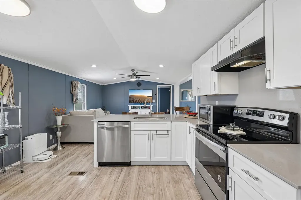 8004 Niederwald Strasse Kyle TX 78640