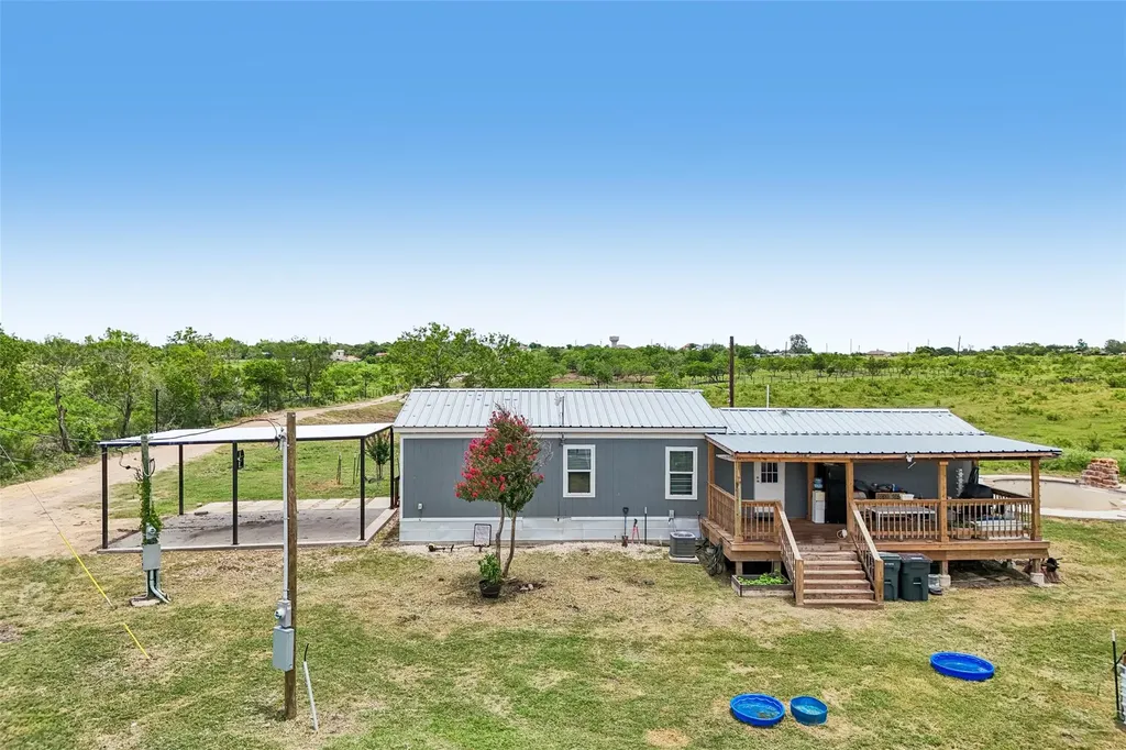8004 Niederwald Strasse Kyle TX 78640