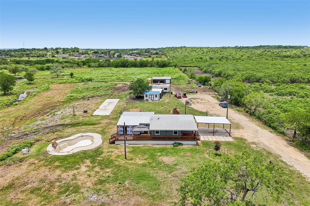 8004 Niederwald Strasse Kyle TX 78640
