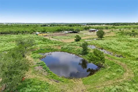 8004 Niederwald Strasse Kyle TX 78640