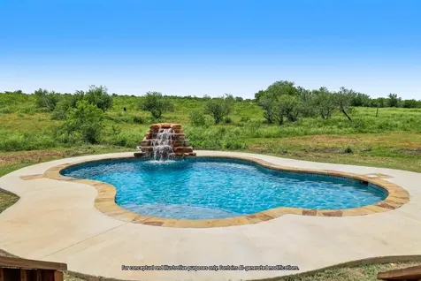 8004 Niederwald Strasse Kyle TX 78640