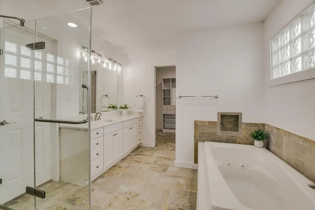 131 High Gabriel Drive Leander TX 78641