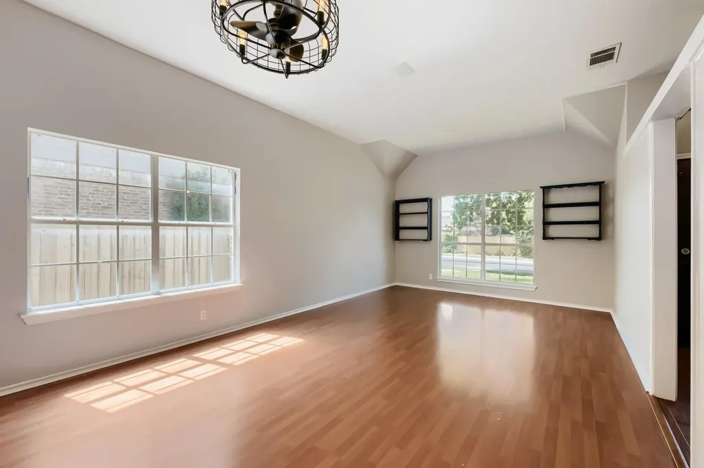 8221 Manx Drive Round Rock TX 78681