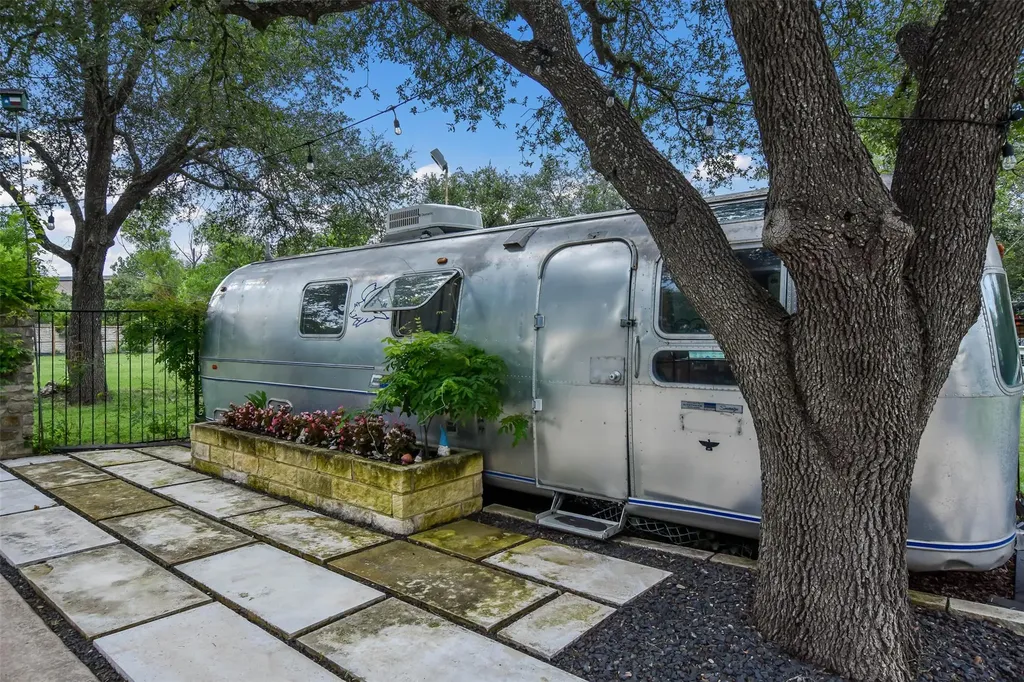 2204 Walsh Drive Round Rock TX 78681