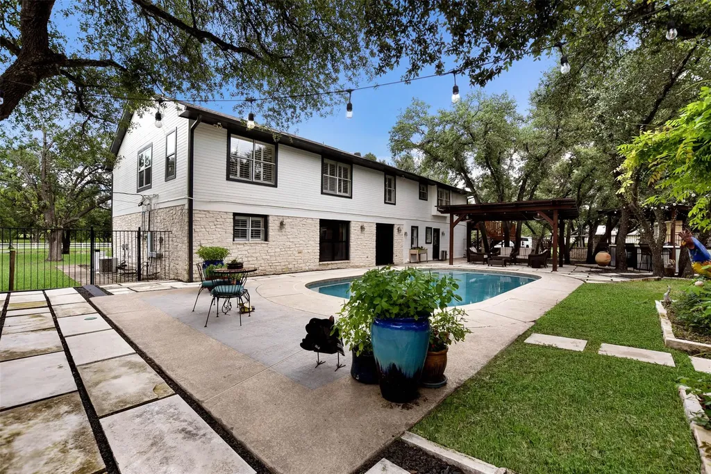 2204 Walsh Drive Round Rock TX 78681