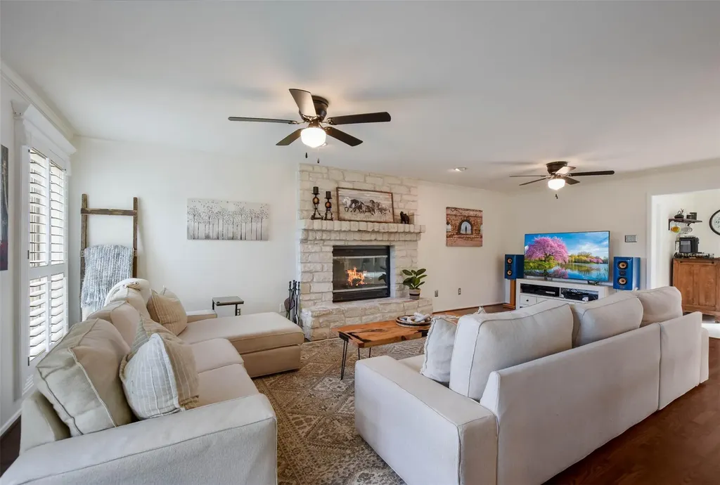 2204 Walsh Drive Round Rock TX 78681