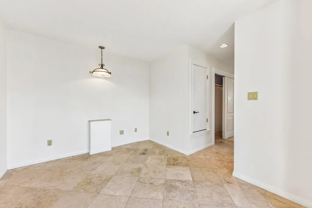 14004 Skyline Drive Austin TX 78732