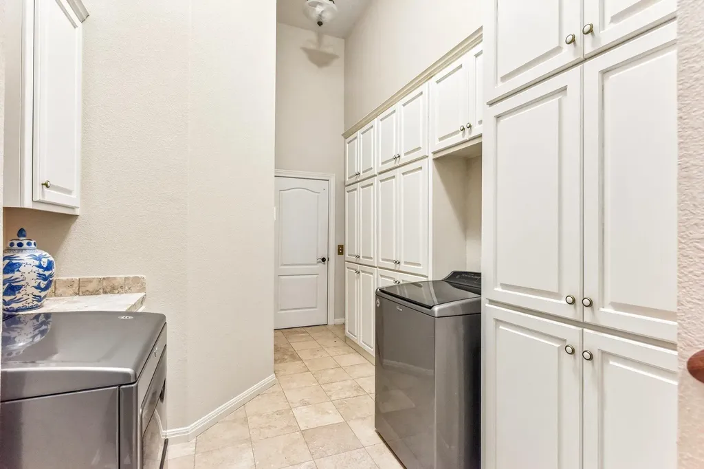 14004 Skyline Drive Austin TX 78732