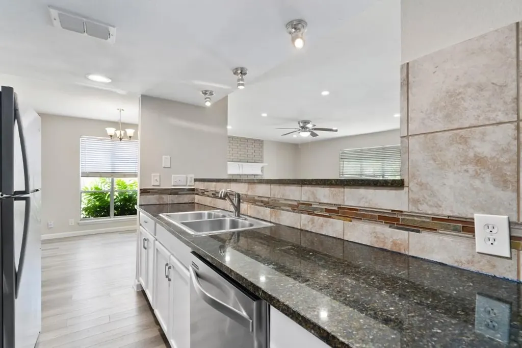 1813 Woodland Avenue Austin TX 78741