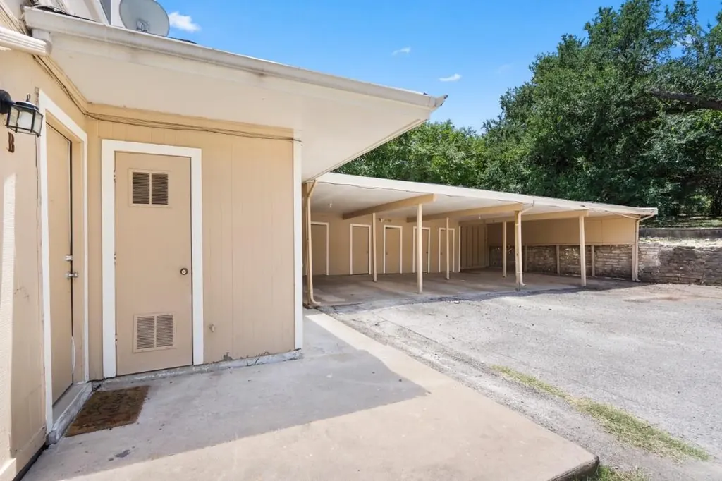 1813 Woodland Avenue Austin TX 78741