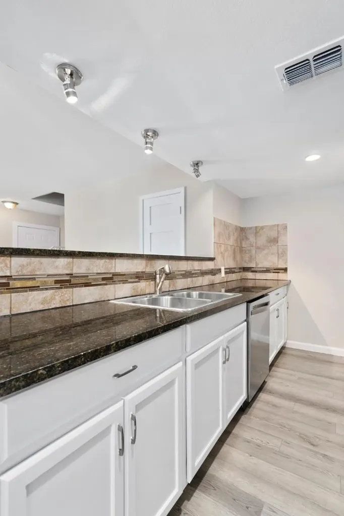 1813 Woodland Avenue Austin TX 78741