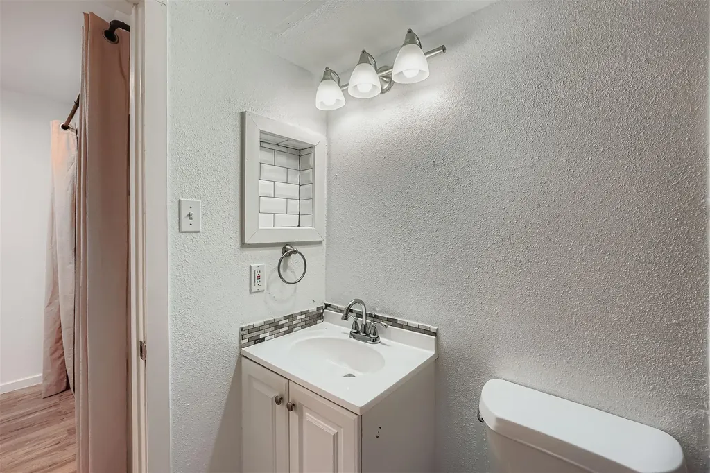 1840 Burton Drive Austin TX 78741