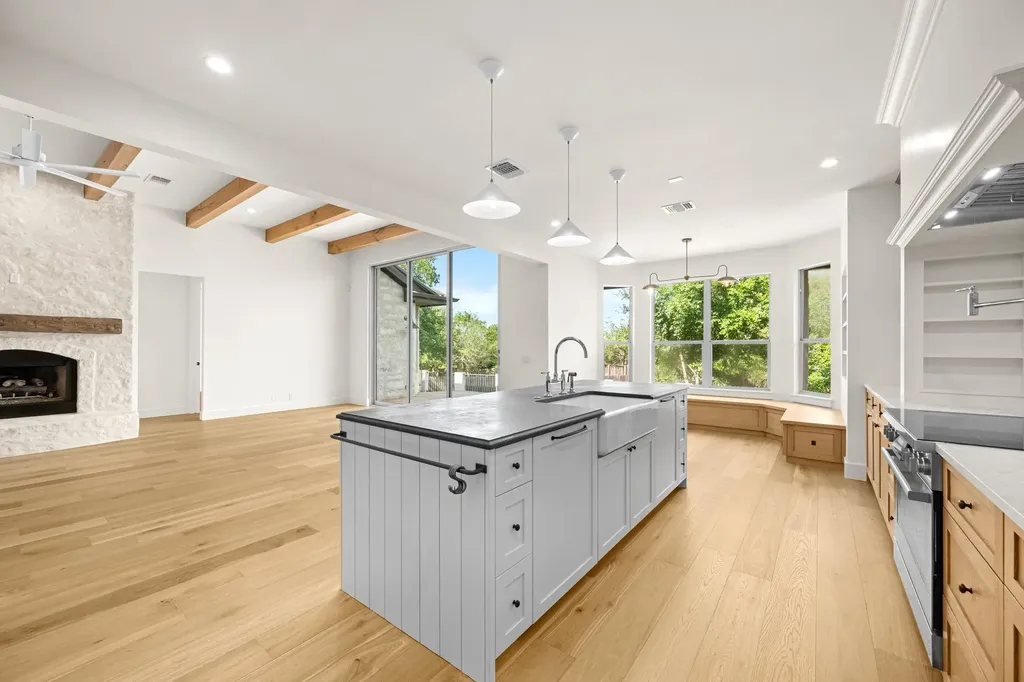 2504 Sonoma Cove Austin TX 78738