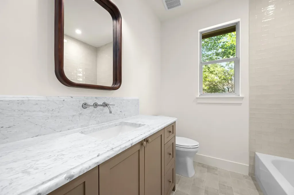 2504 Sonoma Cove Austin TX 78738