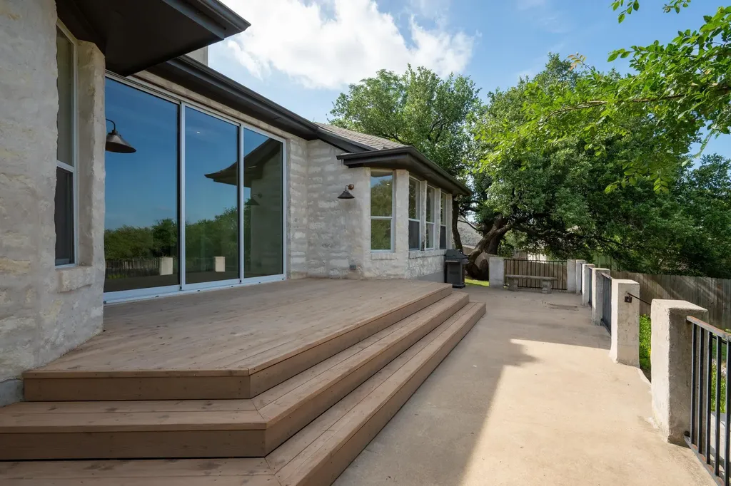 2504 Sonoma Cove Austin TX 78738