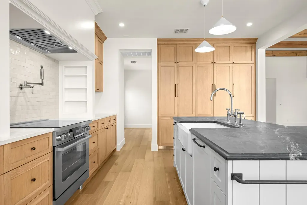 2504 Sonoma Cove Austin TX 78738