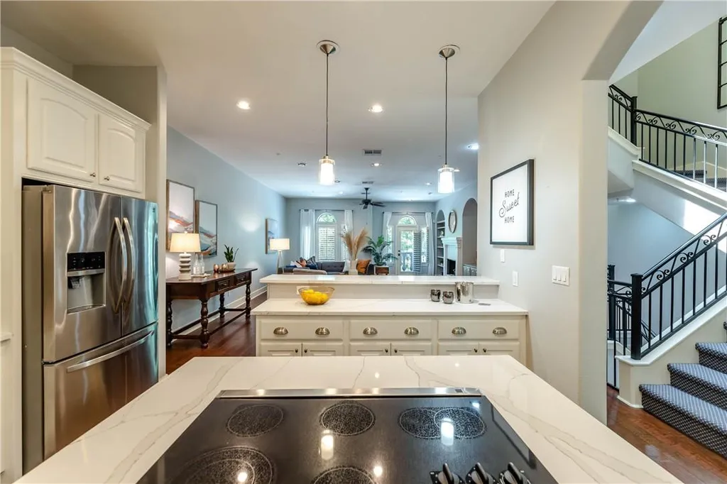 1529 Barton Springs Road Austin TX 78704