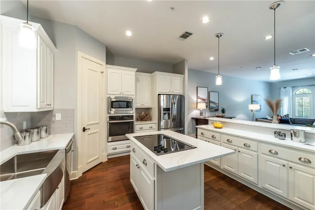 1529 Barton Springs Road Austin TX 78704