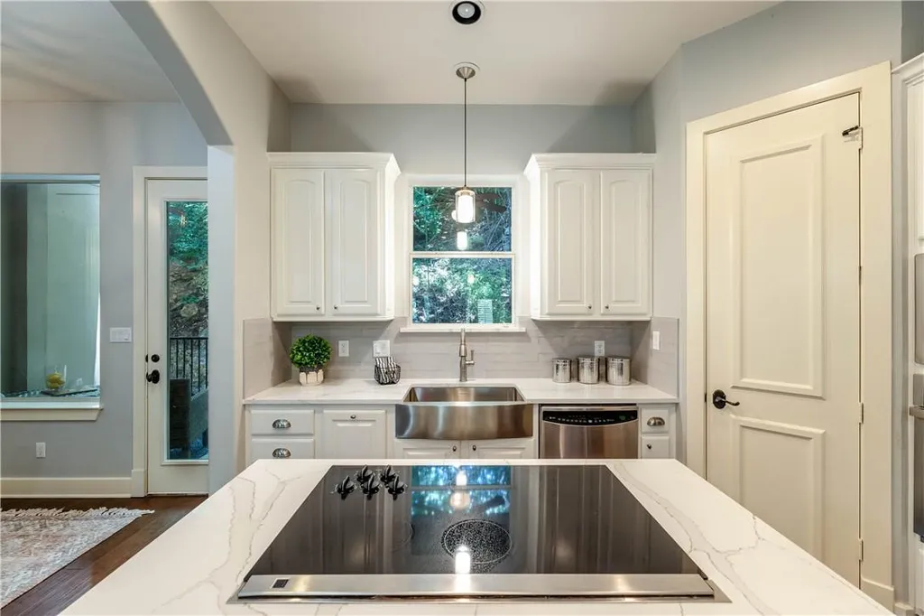 1529 Barton Springs Road Austin TX 78704