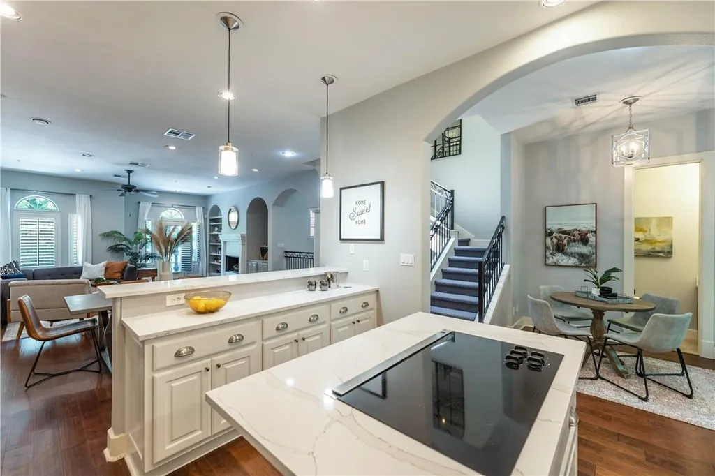 1529 Barton Springs Road Austin TX 78704