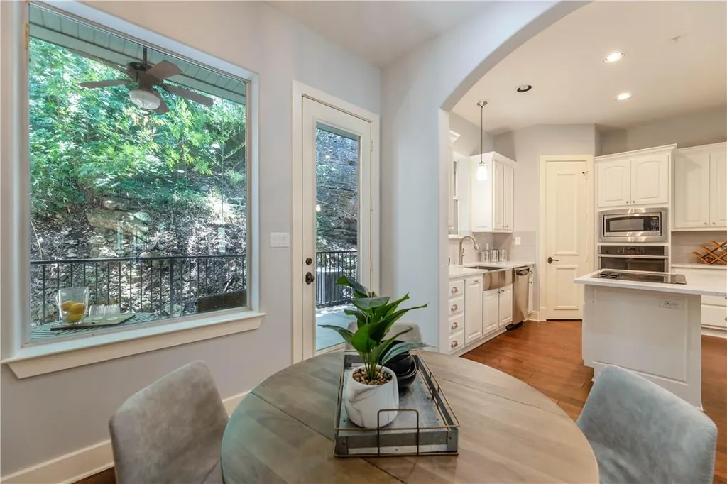 1529 Barton Springs Road Austin TX 78704