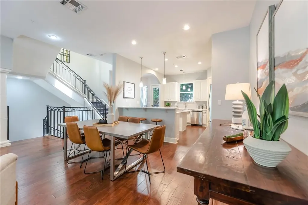 1529 Barton Springs Road Austin TX 78704