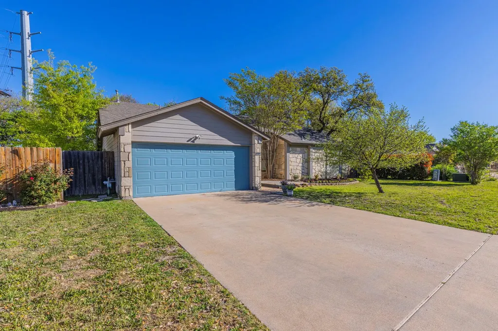2402 Susan Lane Leander TX 78641