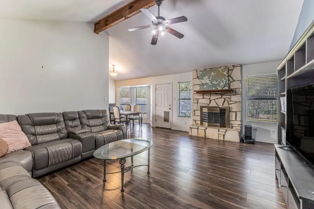 2402 Susan Lane Leander TX 78641