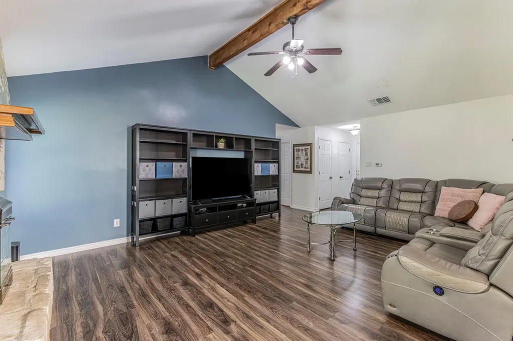 2402 Susan Lane Leander TX 78641