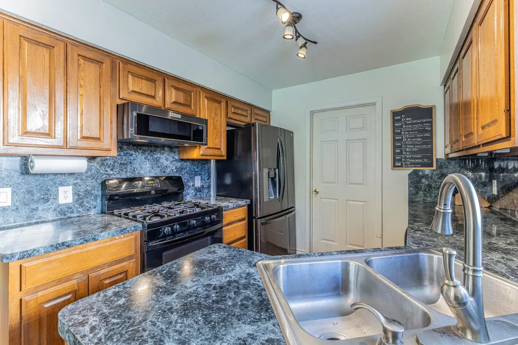 2402 Susan Lane Leander TX 78641