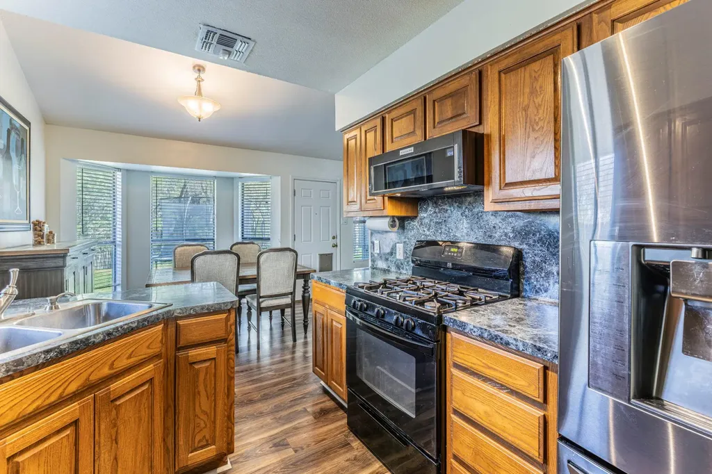 2402 Susan Lane Leander TX 78641