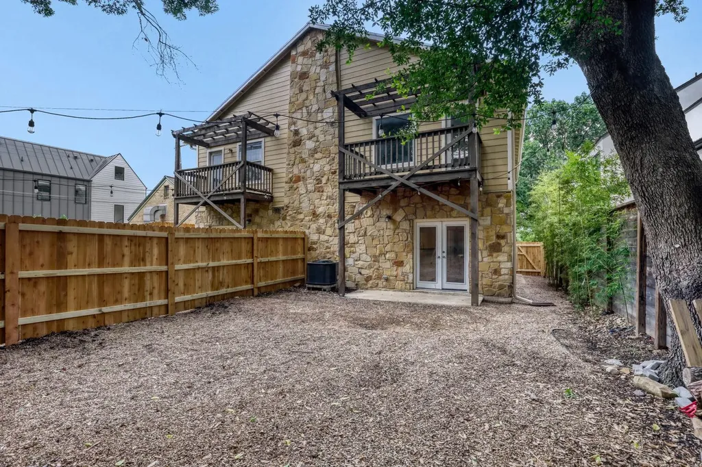 2109 Newfield Lane Austin TX 78703