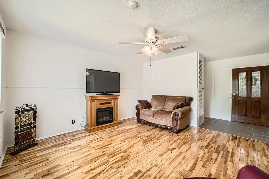 914 Hermitage Drive Austin TX 78753