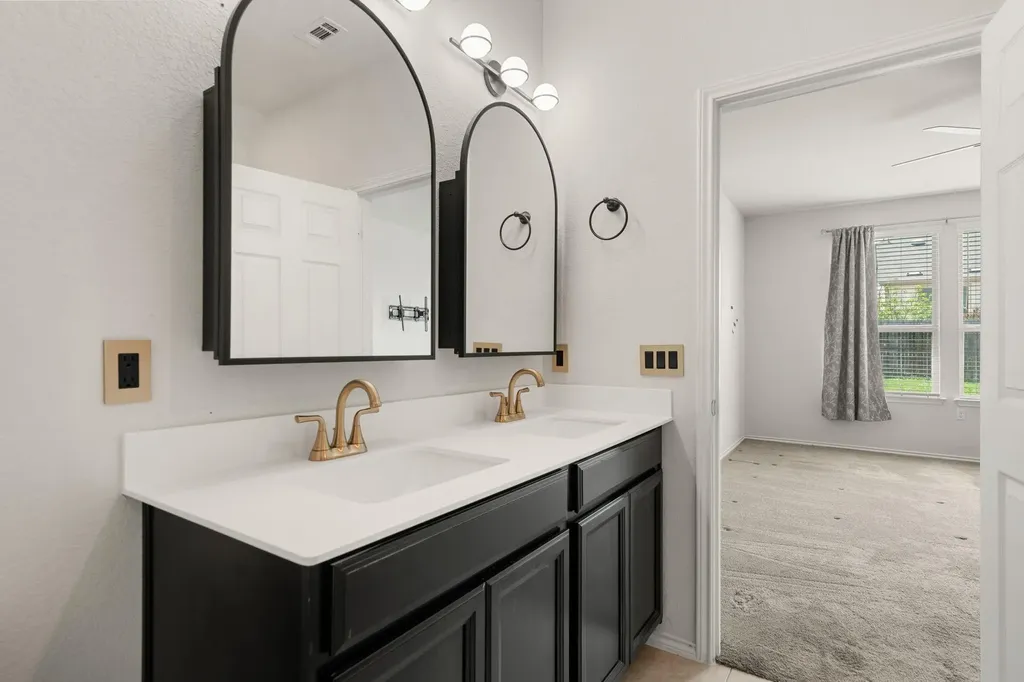 11708 Roscommon Trail Austin TX 78754