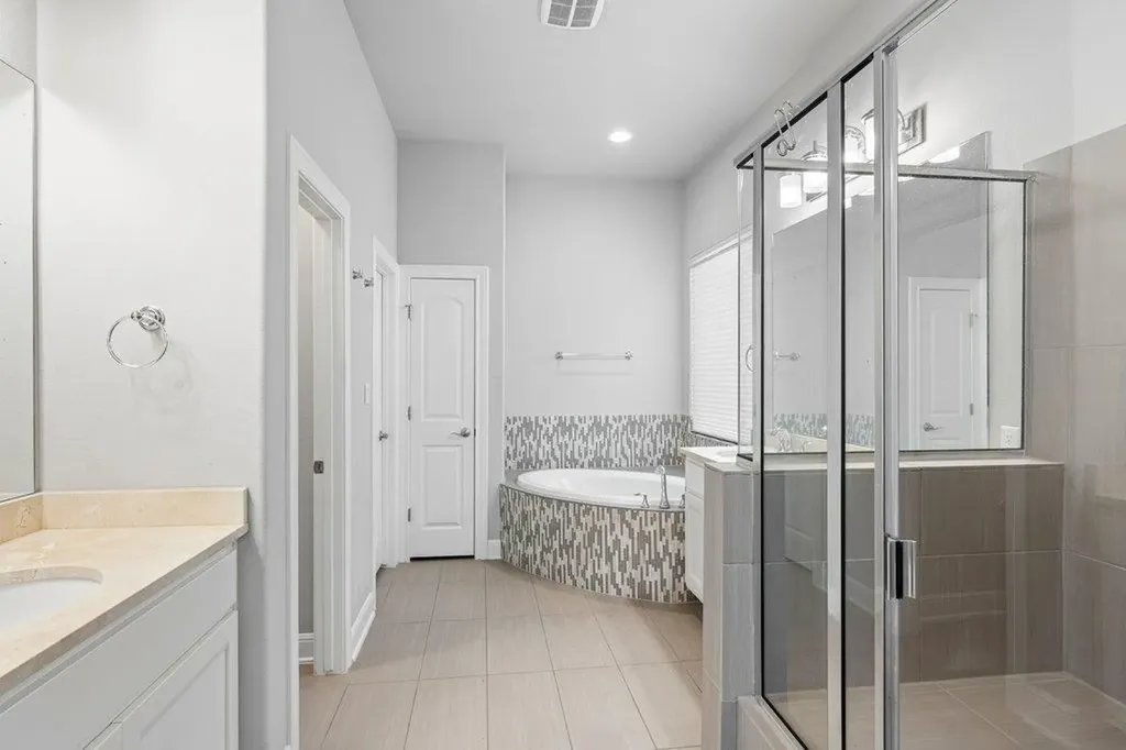 5313 Lipan Apache Bend Austin TX 78738