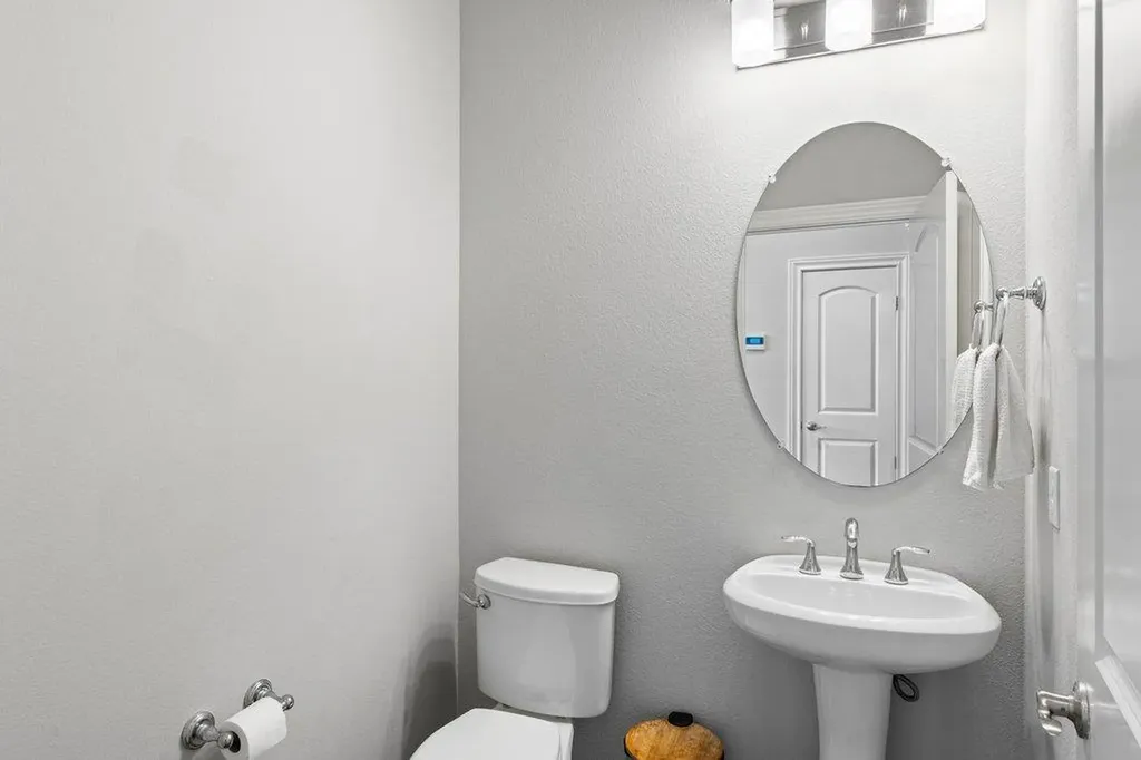 5313 Lipan Apache Bend Austin TX 78738