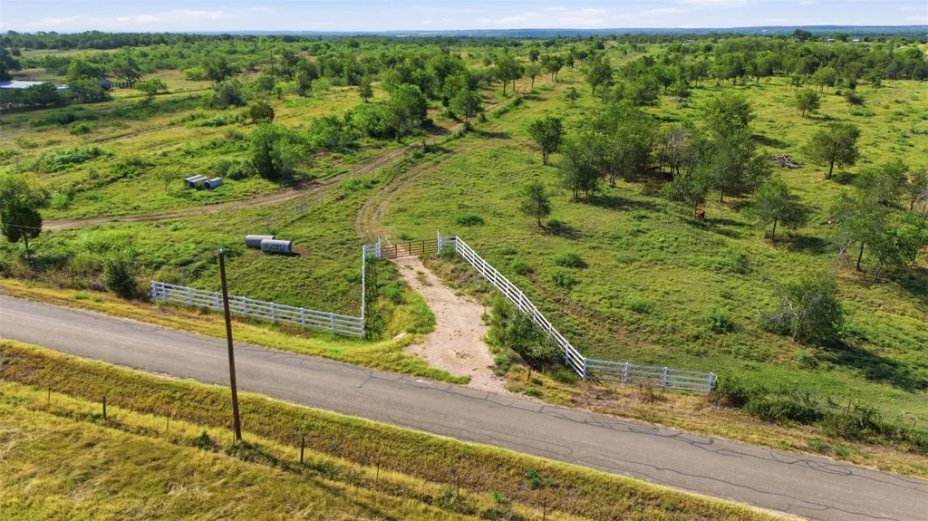3280 County Road 466 Road Elgin TX 78621